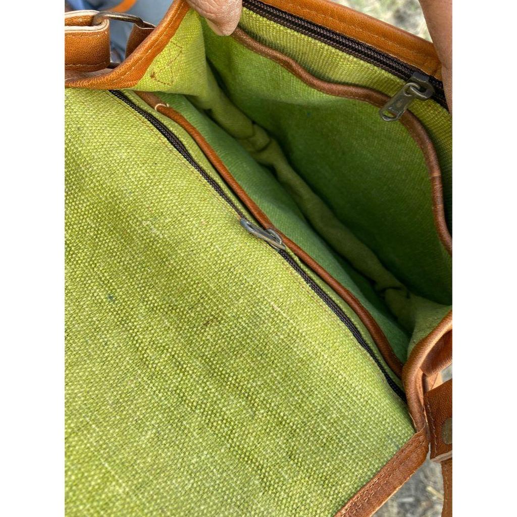 Handgjord Lädersadelväska: Axelremsväska med justerbar rem