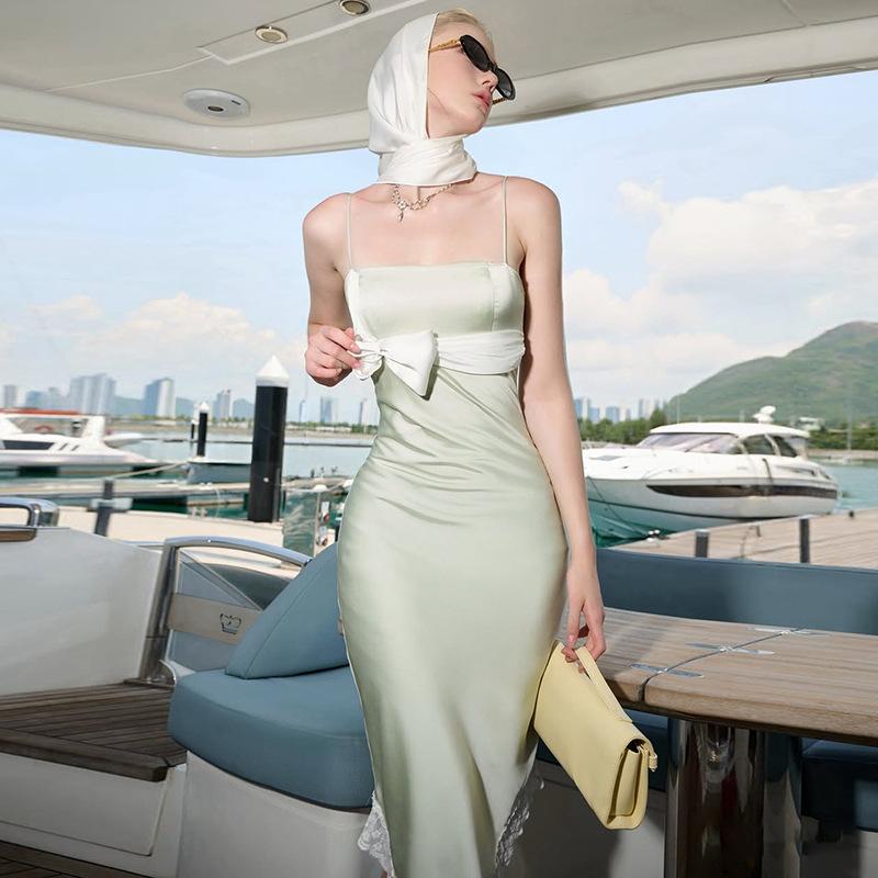 2026 European and American summer new elegant temperament wind solid color lace bow suspender tube top dress women