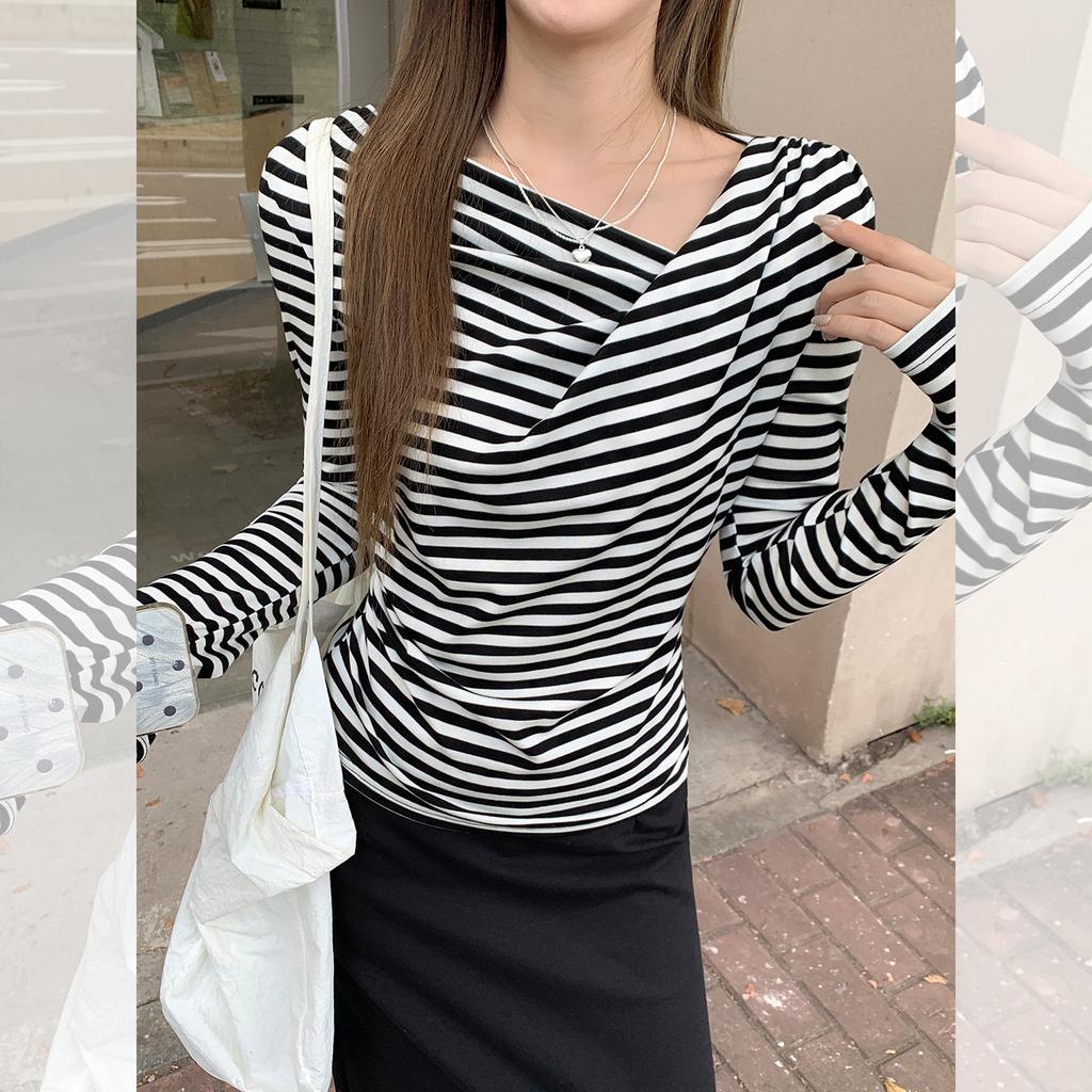 Brown Korean slanted shoulder swing collar long-sleeved T-shirt women's autumn bottoming off-the-shoulder pleated thin inner top