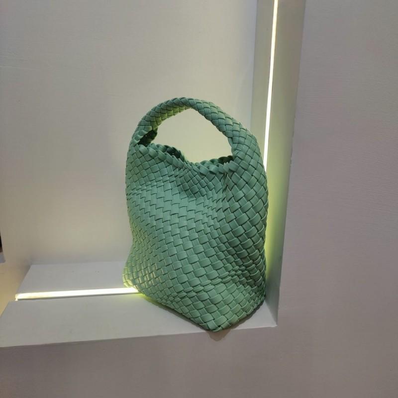 Yi Jinyuan Hand-woven Bag 2023 Small Handbag Cross-section Group Light Luxury Women's Handheld