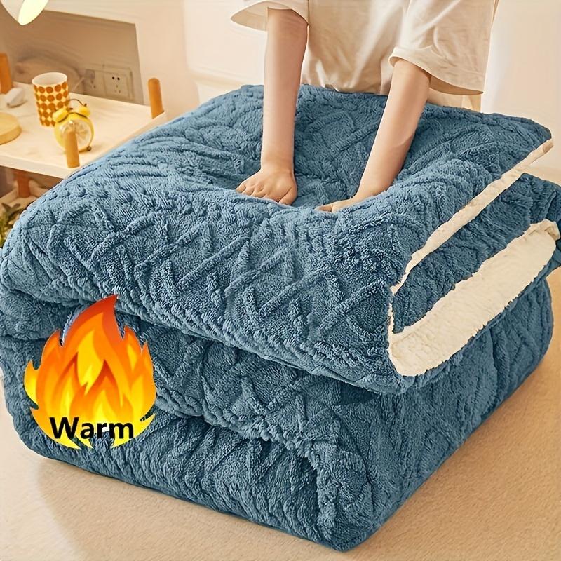 

Ультрамягкое одеяло из тафты — толстое, теплое и уютное для зимы | Идеально подходит для спальни и гостевой комнаты | Можно стирать в стиральной машине | Подушка в комплект не входит 180x220cm 3kg синий
