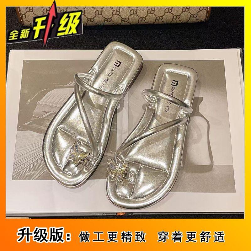 

Flat bottom flip-flops women s summer 2025 new high-end rhinestone butterfly cover toe cool slippers wear beach sandals women 40