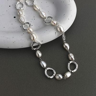 Colier geometric de perle baroc de lux ușor și de ultimă generație cu lanț circular neregulat de claviculă în stil francez