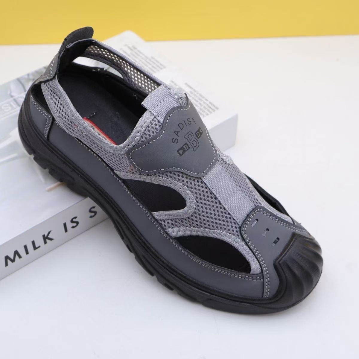 

[Мужские уличные сетчатые сандалии] Мужские летние дышащие и удобные корейская версия удобные универсальные кроссовки с летающим плетением сетчатая обувь 44