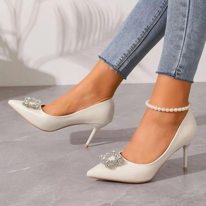 

Модные туфли на высоком каблуке с кристаллами и пряжкой для женщин. Сексуальные туфли с острым носком и тонким каблуком для вечеринок. Женские туфли-лодочки из белого атласа. 43 бежевый