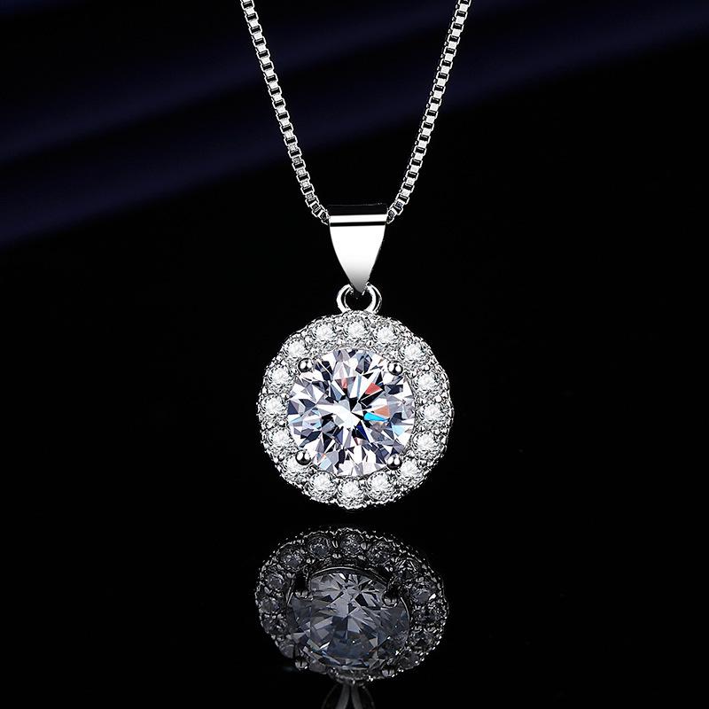 Women’s Eight Hearts Eight Arrows Zircon Pendant Necklace, 1 Carat, Round Design.