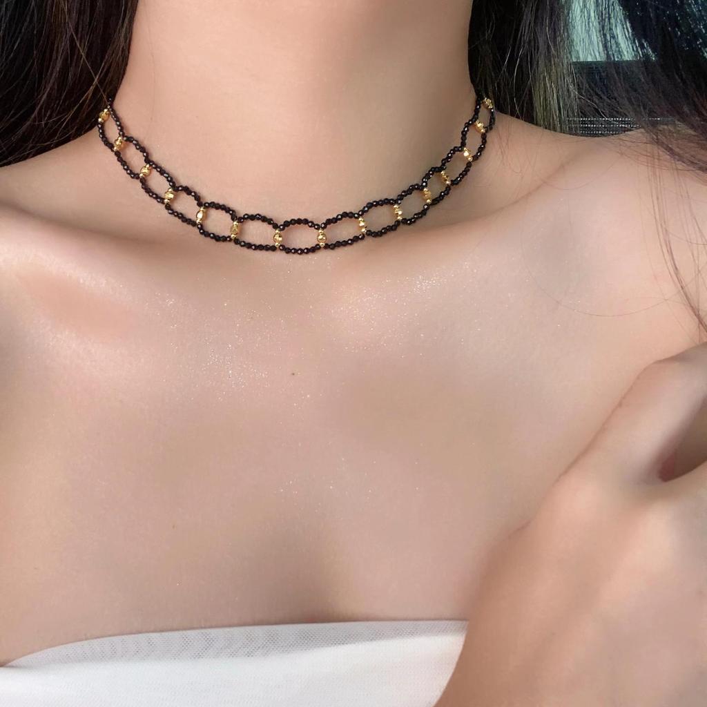 Fashionable Black Beaded Necklace for Women: High-End, Sweet, and Cool Clavicle Chain - Versatile and Unique Accessory