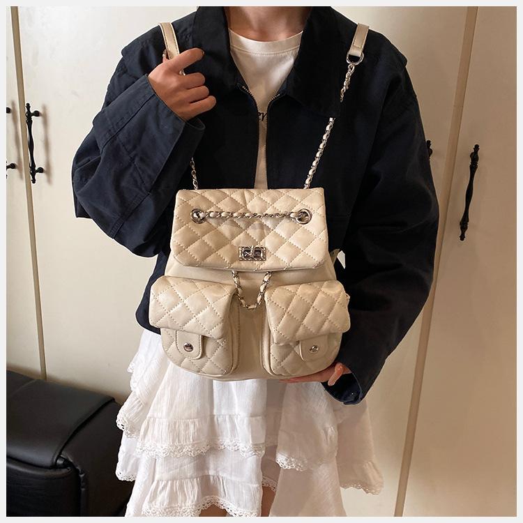 Chain Backpack Women's New Fashion Niche Design Women's Lightweight Fashion Schoolbag Backpack