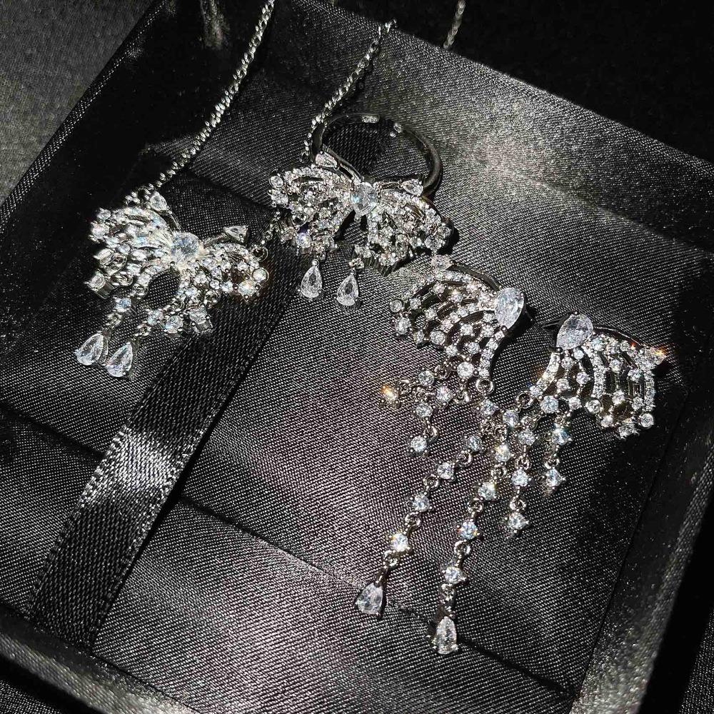 Women Butterfly Jewelry Set Hollow Design Sparkling Diamond Earrings and Pendant Ring Fashion Accessories