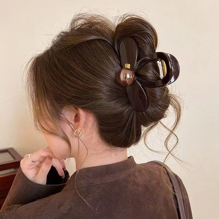 Elegant Round Bead Claw Hair Clip for Women - Exquisite High-End Shark Clip for Simple Updos