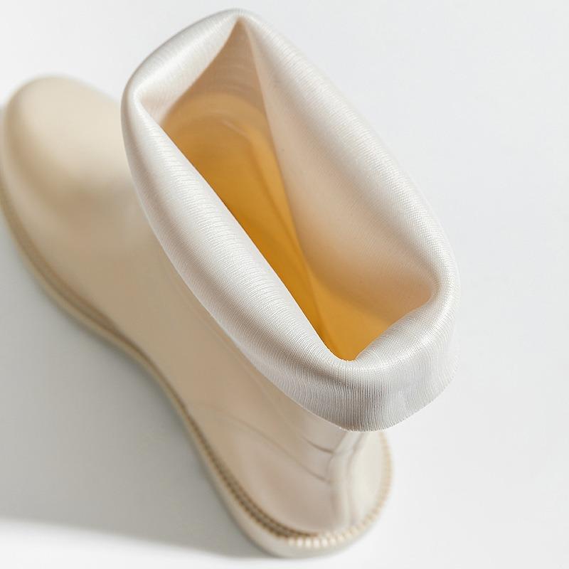 Fashion Women's Medium Tube Rain Boots High Waterproof Out of the Street Seafood Market Catch the Sea Trend Rain Shoes Outsole Non-slip Water Shoes