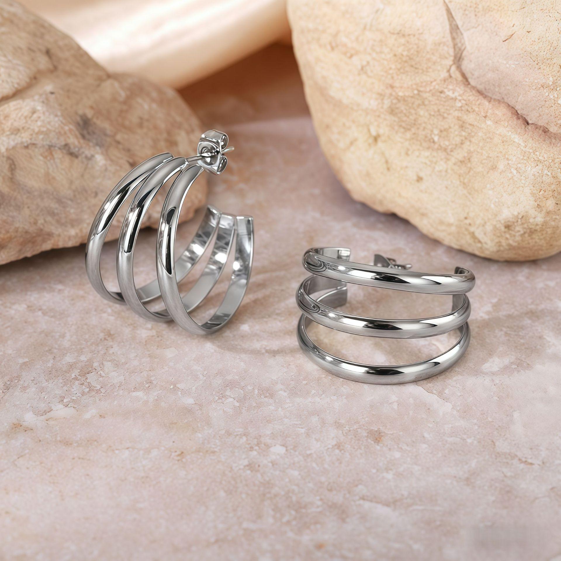 

2025 Lightweight Luxury Titanium Steel Earrings: Colorfast High-End Ear Cuffs for Women