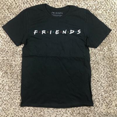 NOUVELLE chemise Friends Hommes Taille M Années 90 Série TV Série Télévisée Logo Classique Noir T-shirt Unisexe