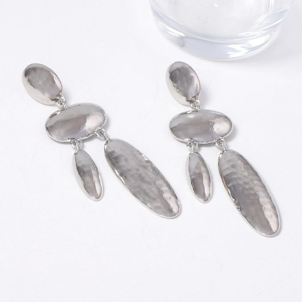 European and American exaggerated atmosphere light luxury cold wind geometric oval pendant earrings retro alloy versatile earrings