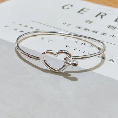 Kreatives Herz-Schnallen-Armband für Damen - Süß, Vielseitig, Trendig und Einzigartiger Nischen-Modeschmuck.