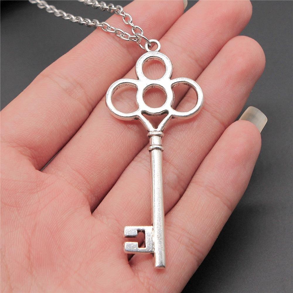 Vintage Big Key Pendant Long Chain Necklace For Women Girl Birthday Gift Enter University Gift Costume Jewellery Necklace