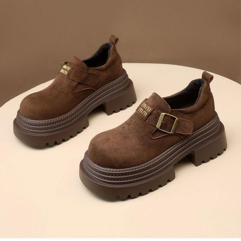 

Показывающие ступни Туфли Doudou модные универсальные с мелким вырезом одинарные туфли женские 2025 новые весенние замшевые на толстой подошве увеличивающие рост лоферы 40 темно-коричневого