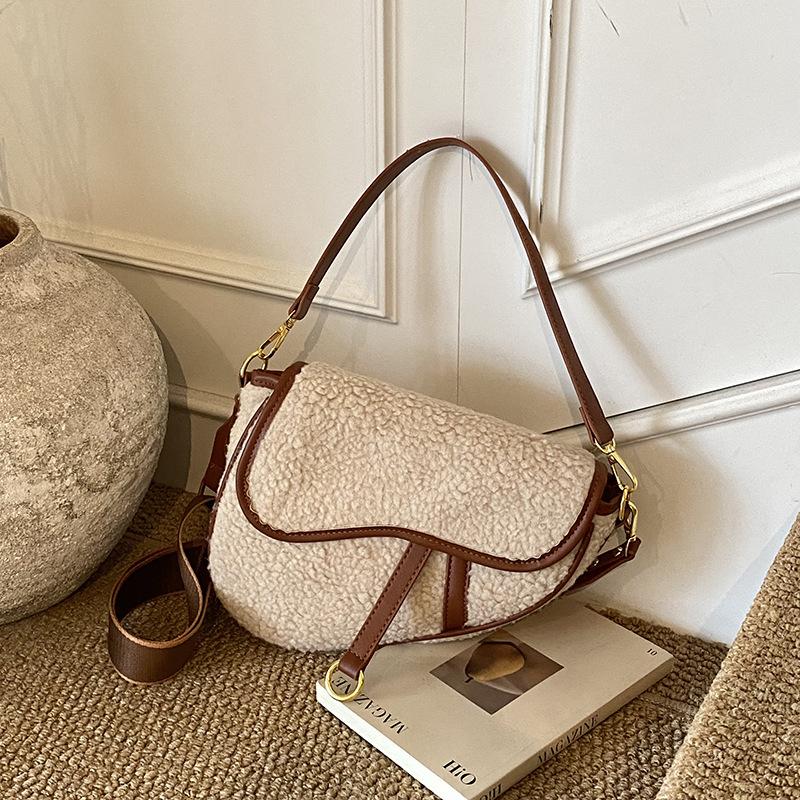 

Niche design saddle bag women s bag autumn and winter new high-end fashion shoulder bag messenger bag коричневый