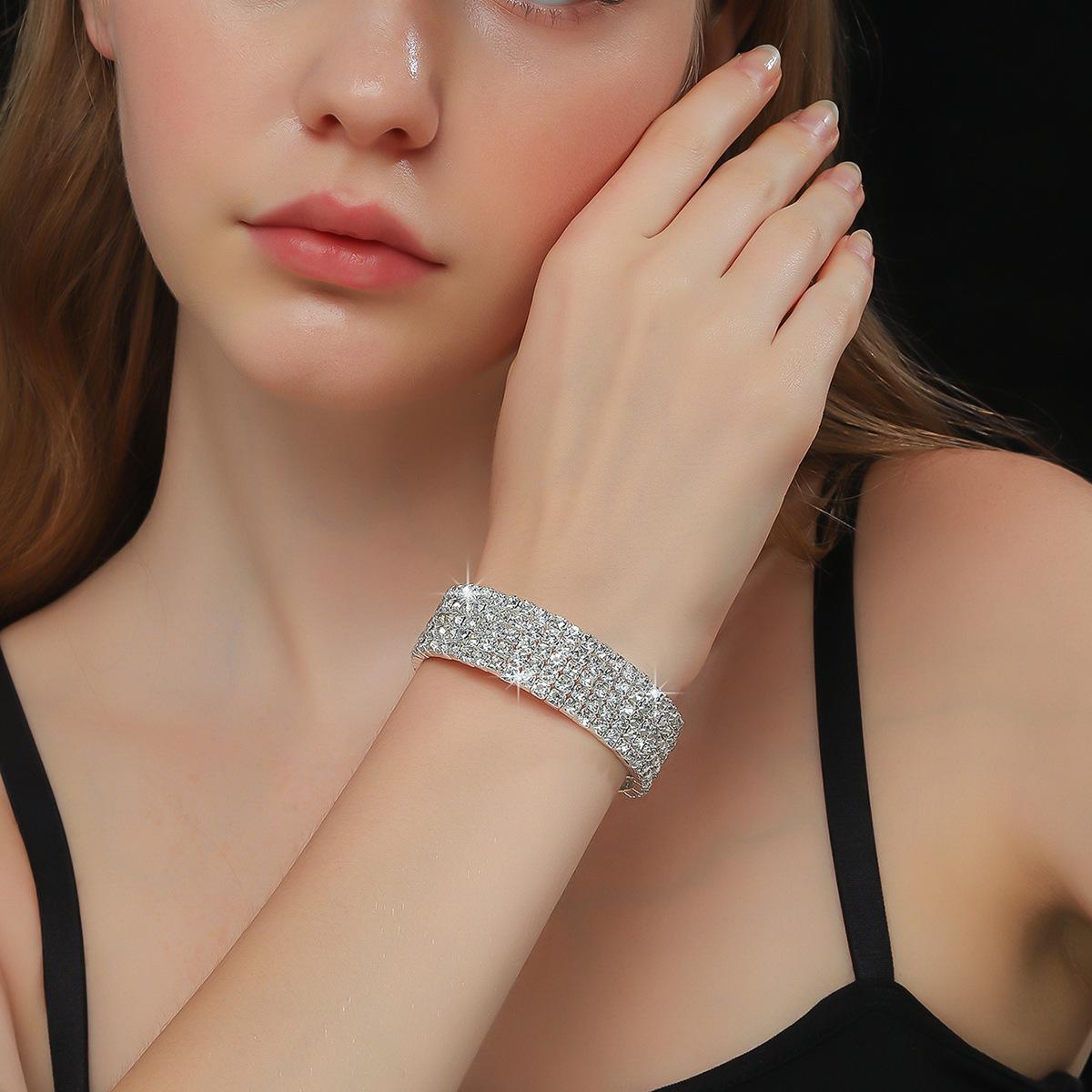 

Ювелирные изделия Многорядные Стразы Ожерелье Серьги Браслет 3-х предметный Модный Свадебный Костюм Платье Аксессуары