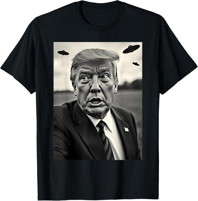 Funny Trump Selfie With UFOs Weird Alien Design Unisex T-Shirt