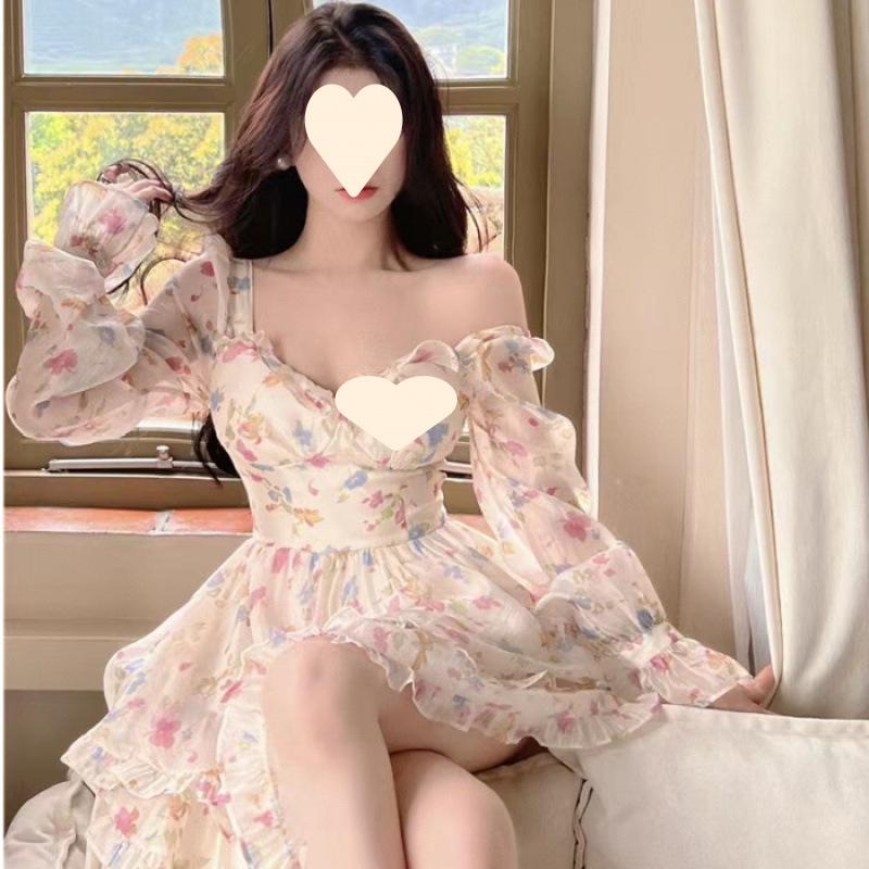 

Pure desire wind sweet floral dress women s early autumn new design sense niche small man waist thin short skirt S