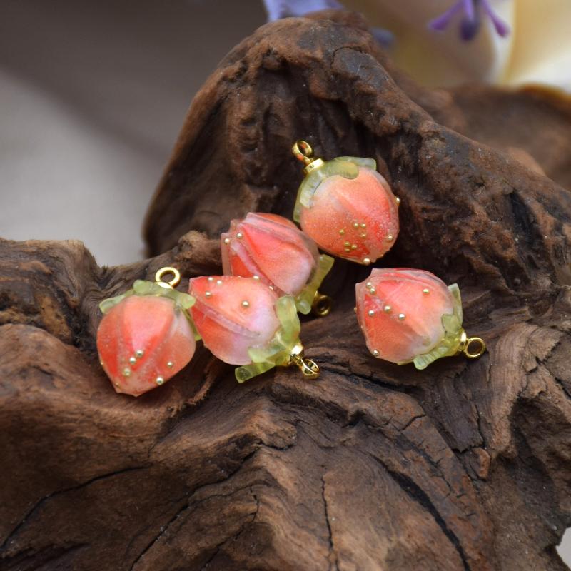5Pcs Strawberry Resin Charms Cute Mini Pendant For Diy Earrings Necklace Jewelry Bracelets Hairpin Jewelry Accessories