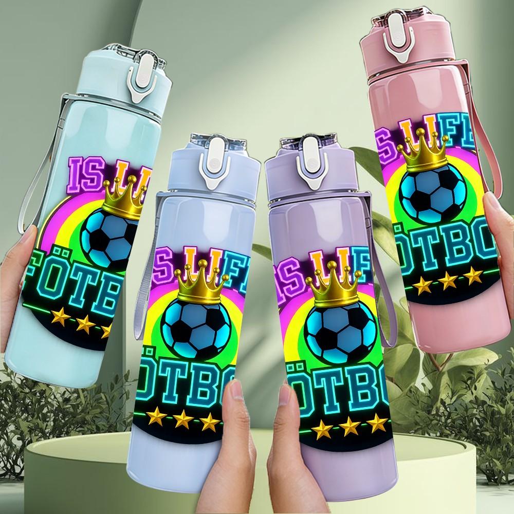 1PC Retro Colorful Futbol Badge Print 750ml Color Plastic Sports Water Bottle Leakproof Flip Straw Lid Suitable for Sports Office Home Use