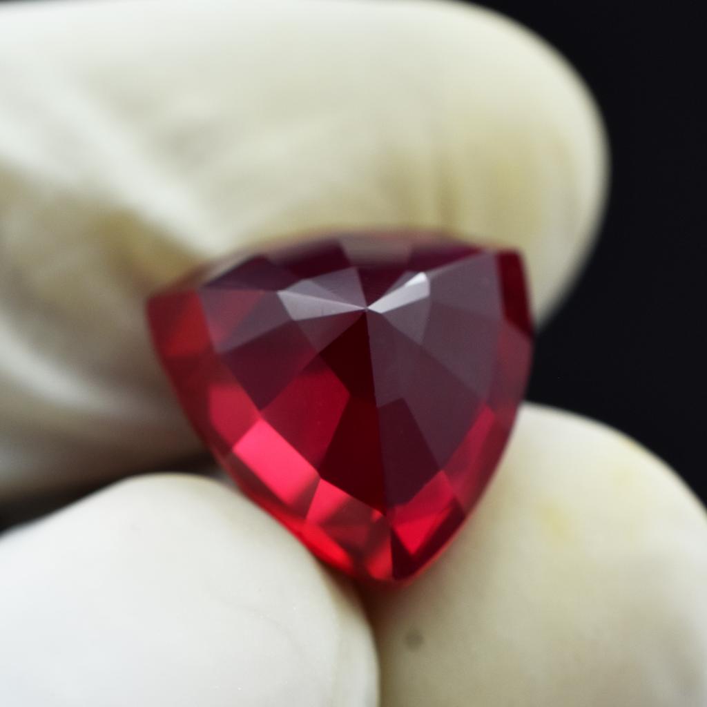 10.50 Ct Natural BLOOD Red Ruby Loose Gemstone CERTIFIED UNHEATED Trillion Cut. AR-506