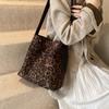 Leopard Print Bag, Women's Tote Bag, Large Capacity, Autumn and Winter Can Be Messenger, New Casual Retro Commuter Bag