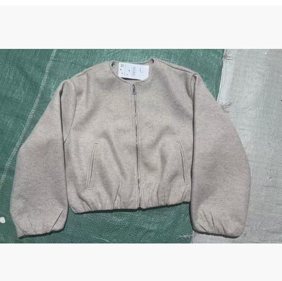 

Женская худи на молнии с капюшоном и рубчатыми манжетами в семи цветах: Бежевый, Серый, Оливковый, Хаки, Маджента, Красный и Черный XL