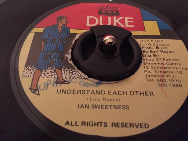 

7-дюймовая пластинка IAN SWEETNESS - Понимать друг друга DUKE020 DUKE - Ямайское регги, ска и даб Б/У