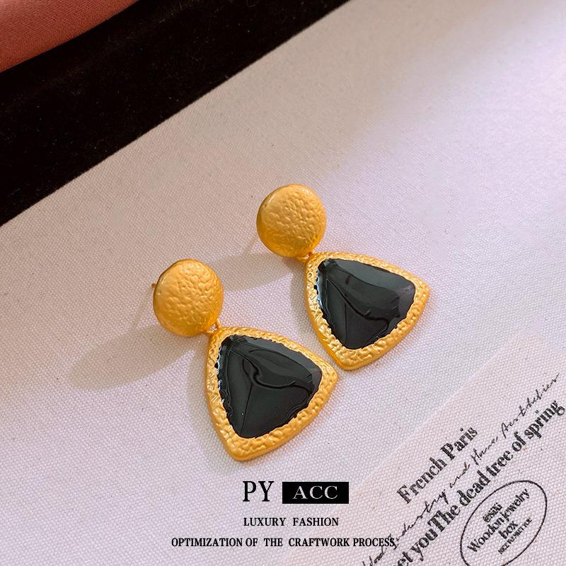 Vintage Silver Needle Zircon Earrings – Retro Luxury Court Style Studs.