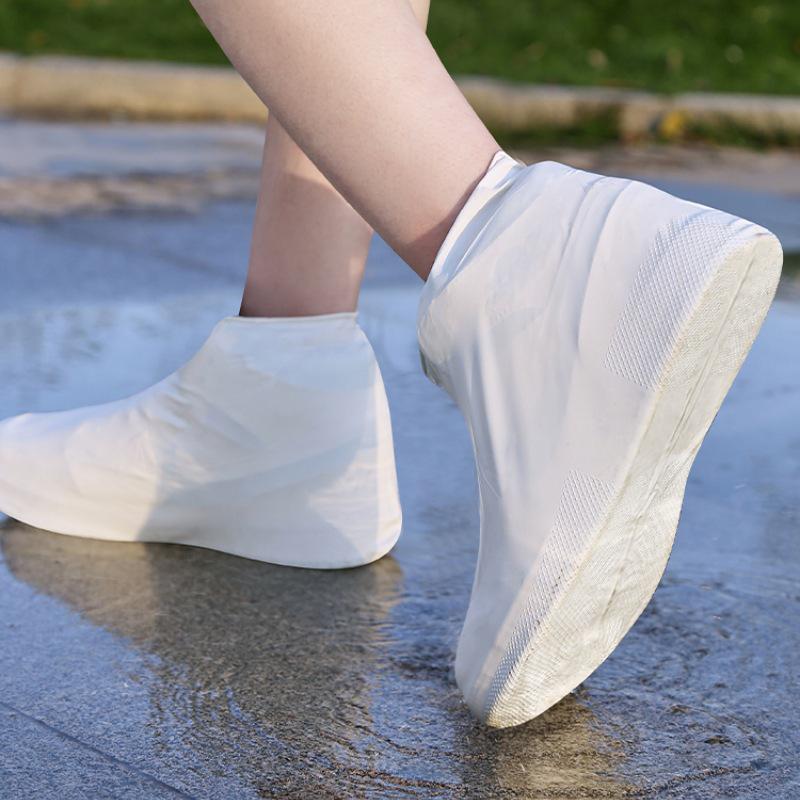 Waterproof, non-slip rain shoe covers for adults; thick, wear-resistant silicone rain boots for outdoor use.