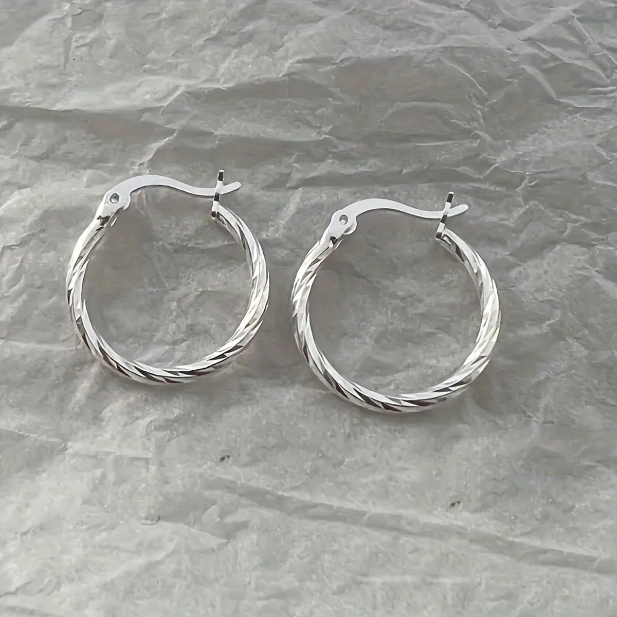 

1 Pair of Stainless Steel Twisted Design Circular Earrings, Simple and Fashionable, Suitable for Daily Wear