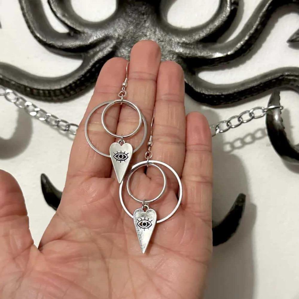 Gothic Creative Sliver Color Heart-shaped Devil's Eye Dangle Earrings for Women Halloween Party Mysterious Witch Jewelry Gifts