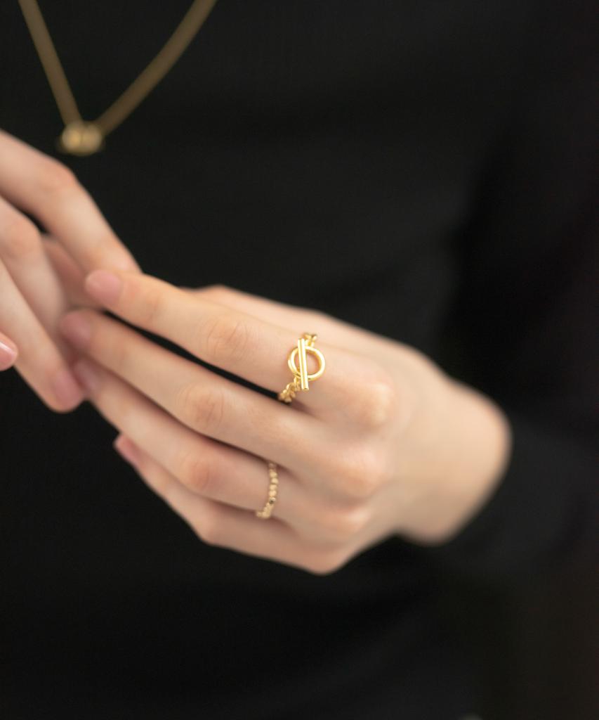 Novice Tokyo Mantel Chain Ring / Gold