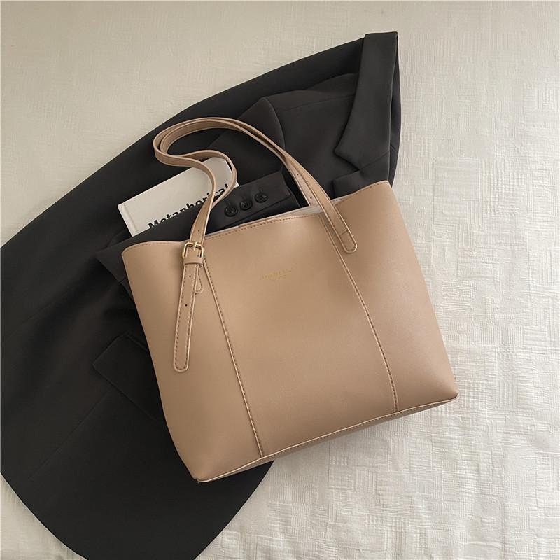 High-Quality Fashionable Women's Large-Capacity Winter Tote Bag: Versatile, Niche, Light Luxury Shoulder Bag 2026