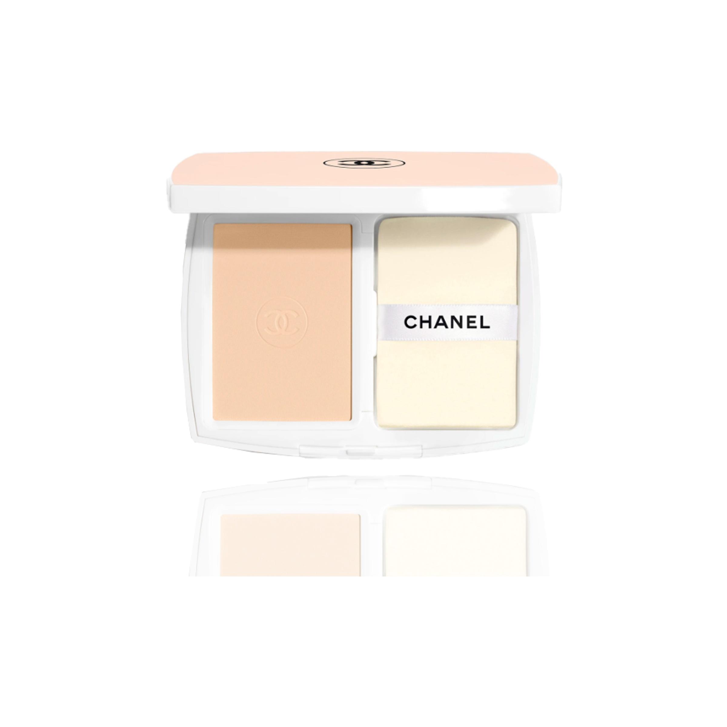 

CHANEL Le Blanc Компактна освітлююча компактна тональна основа – Довготривале сяйво – Захист – Термокомфорт #B10