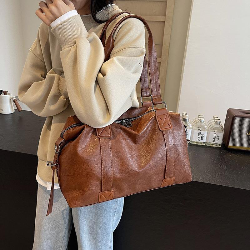 Large-capacity bag women's autumn and winter new retro messenger bag versatile casual shoulder commuter pillow bag