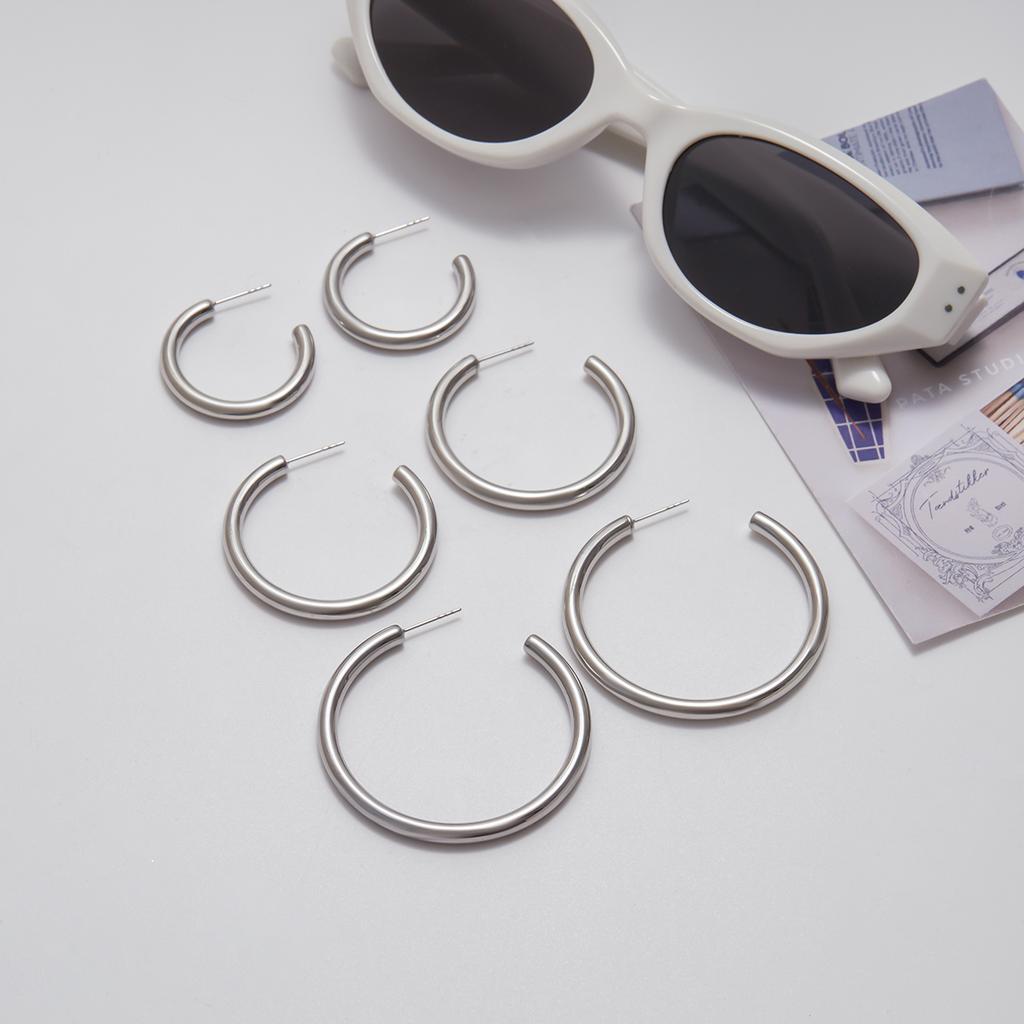 Yori Smooth C-ring Hollow Earrings Women Stainless Steel Fashion Versatile Charm Daily Jewelry Bijoux Waterproof