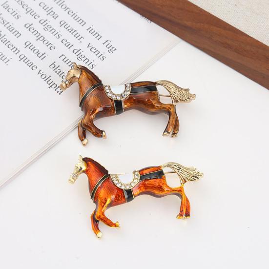 1/2Pcs Vintage Running Horse Brooch Sweater Cardigan Coat Business Suit Animal Lapel Pin Men Women Fashion Jewelry Clothing Accessories