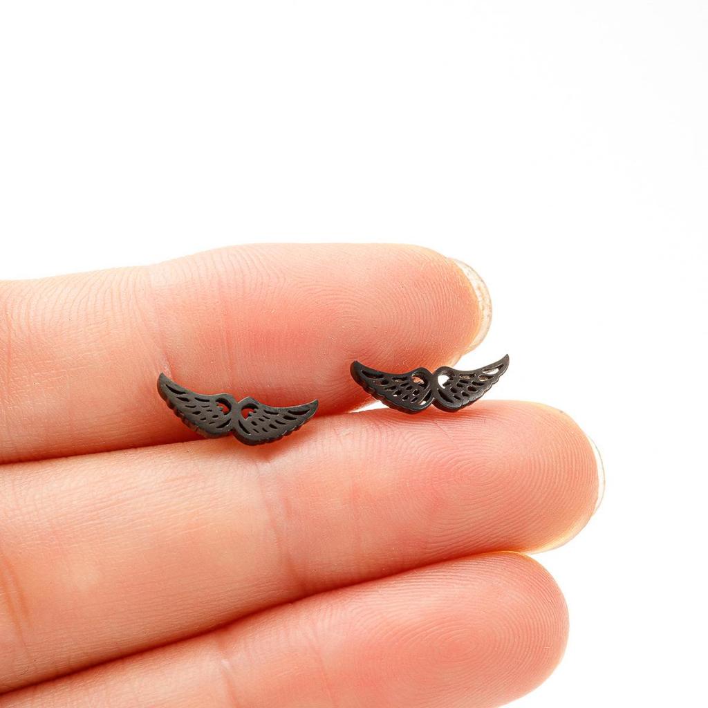 Stylish Angel Wings Feather Stud Earrings - Vintage & Elegant