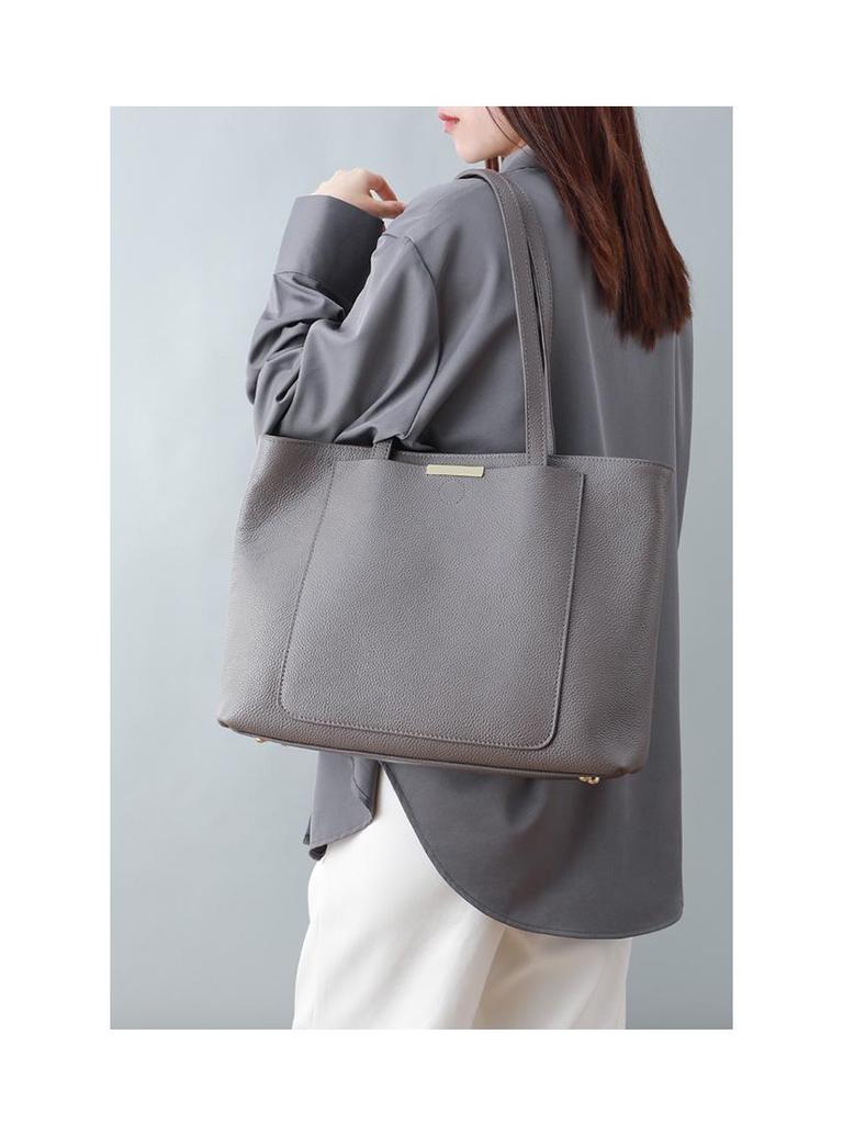 Women's 2025 Winter Fashion Genuine Leather Versatile Shoulder Tote Bag