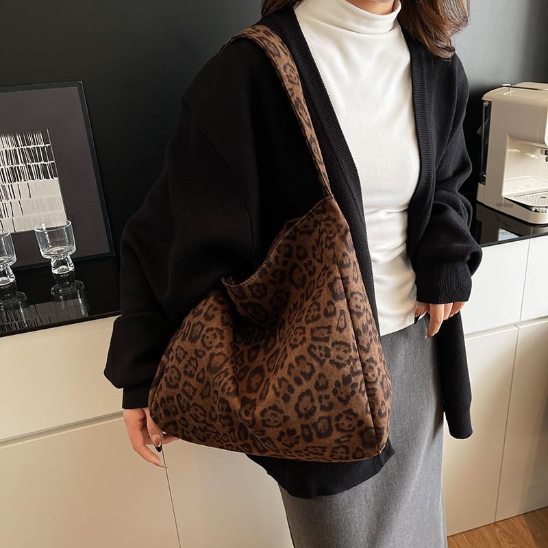 Pu Material Vintage Tote Bag With Inner Phone Pocket For Office And Travel