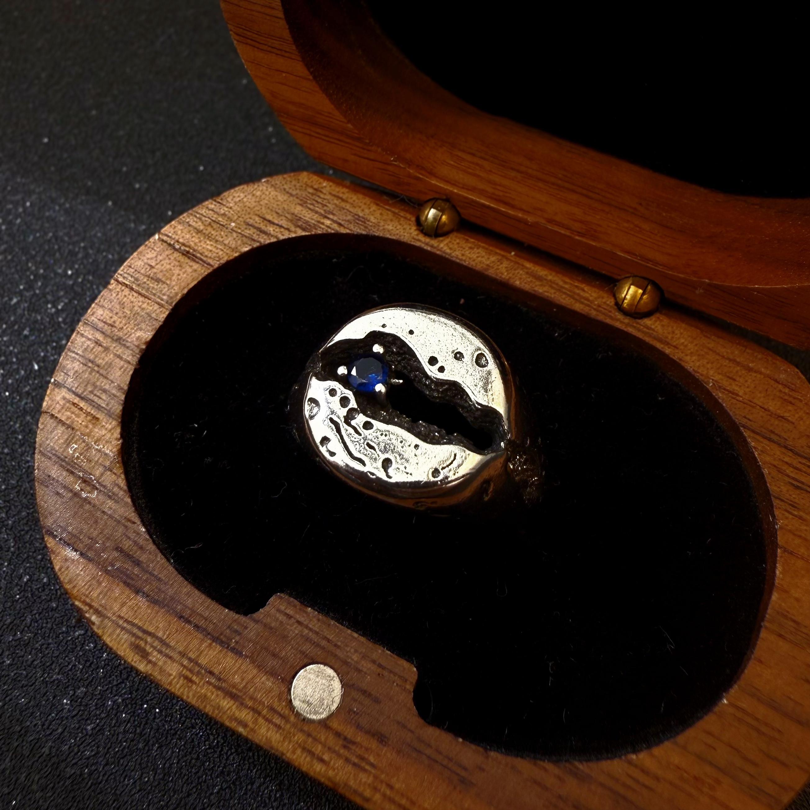 

Retro Cracking Blue Gem Adjustable Open Ring For Men Punk Gothic Edgy Hiphop Copper Vintage Bikers Accessories Man Gift 8-11