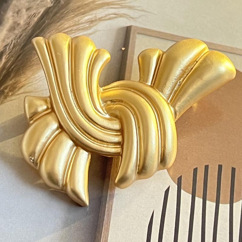 

Средневековая простая золотая матовая золотая брошь в стиле ретро, простые и универсальные аксессуары для корсажа