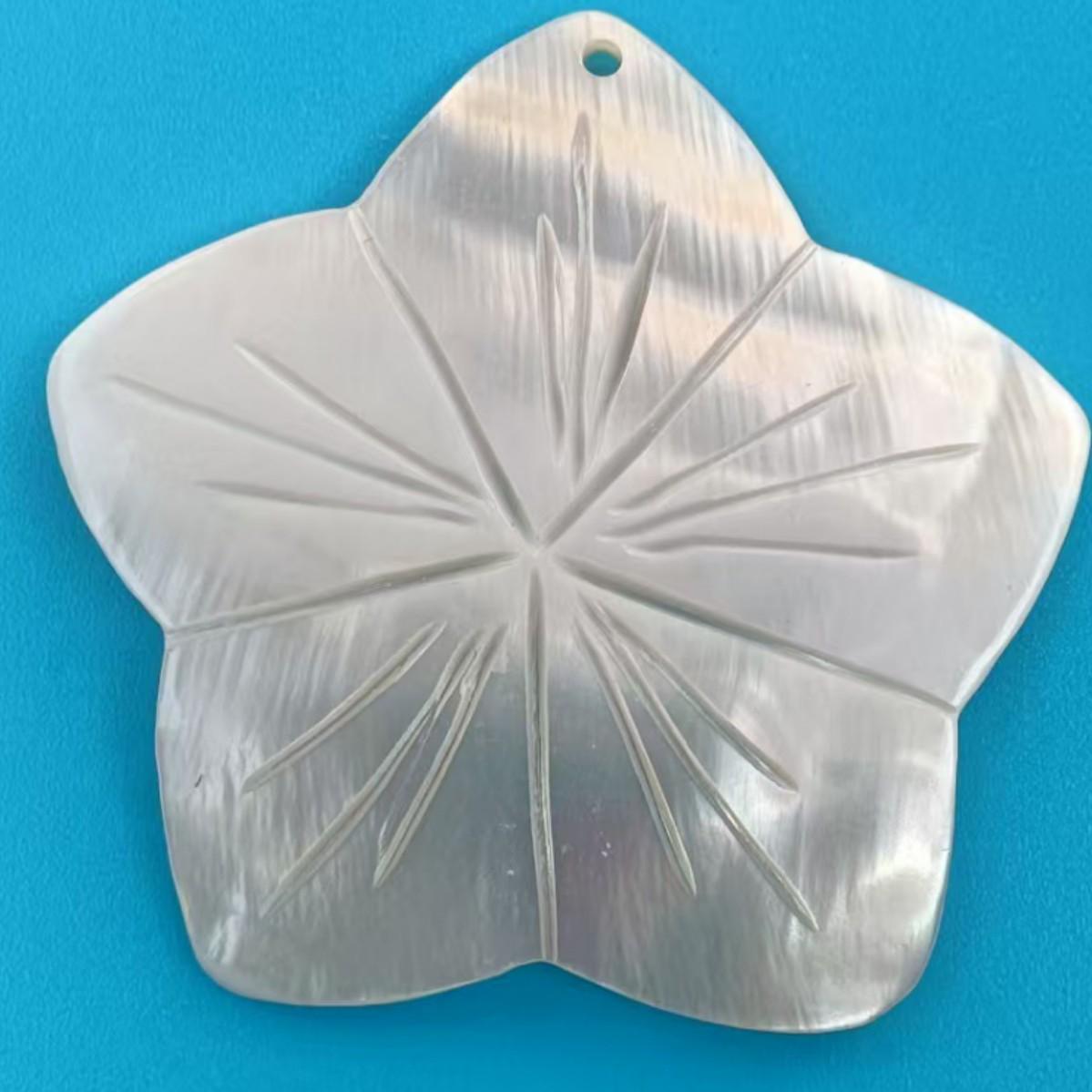 Natural Freshwater Shell Leaf Carved Pear-Shaped Plum Blossom Pendant Ornaments