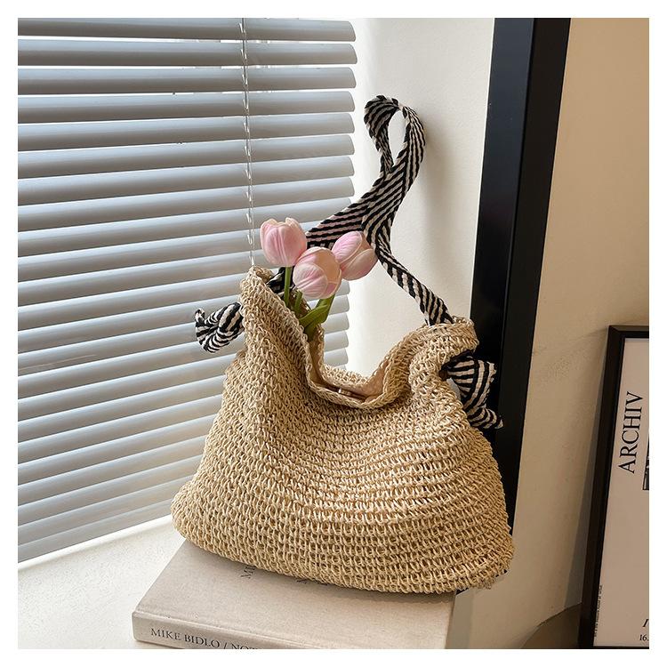 Simple Commuter Leisure Big Bag Women's Large-capacity New Holiday Beach Woven Commuter Tote Bag
