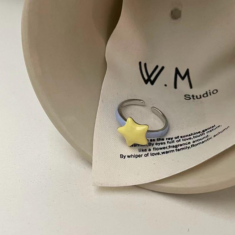 

Барвиста каблучка-зірка з літерою з регульованим розміром, з емаллю, унікальний нішевий дизайн, каблучка на вказівний палець – солодка та крута Star Ring вершковий