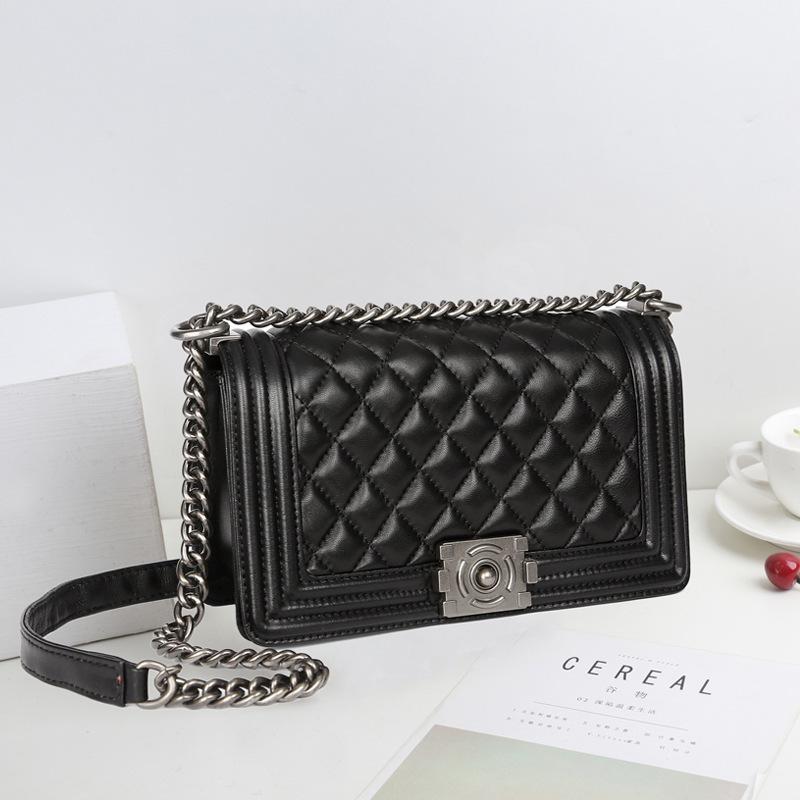 European and American Style Atmospheric Messenger Bag Bag Women's Genuine Leather Sheepskin Texture Hot Mom Bag Versatile Personality Shoulder Diamond